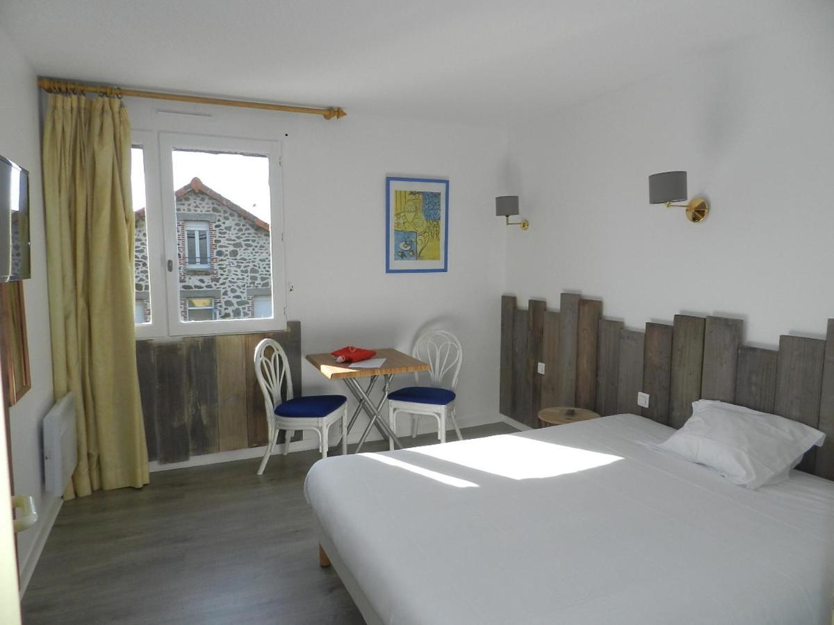 Logis Les Provinciales 2* Arpajon-sur-Cere